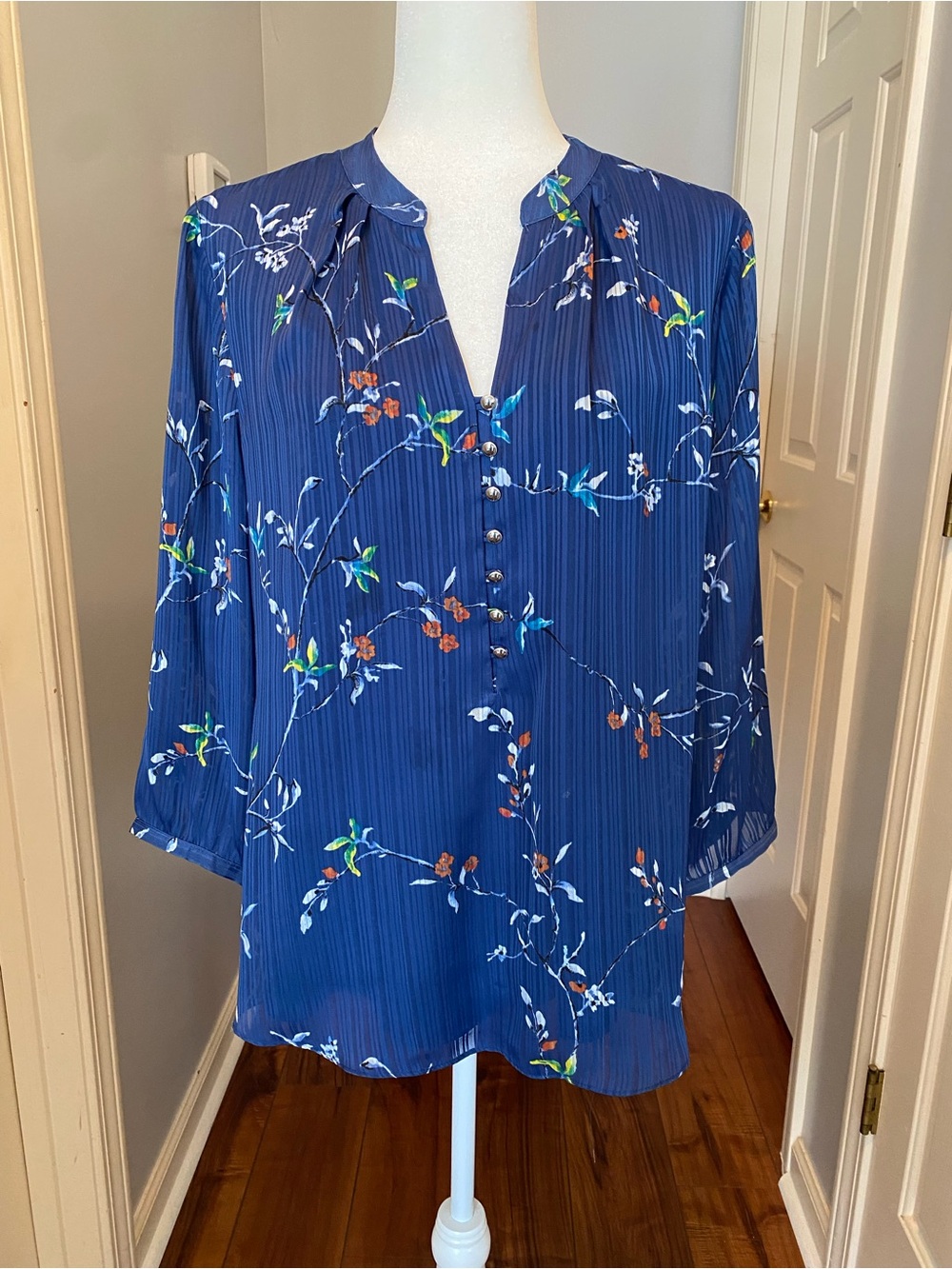 White House Black Market Navy Blue Floral Pleated Button Tunic Blouse